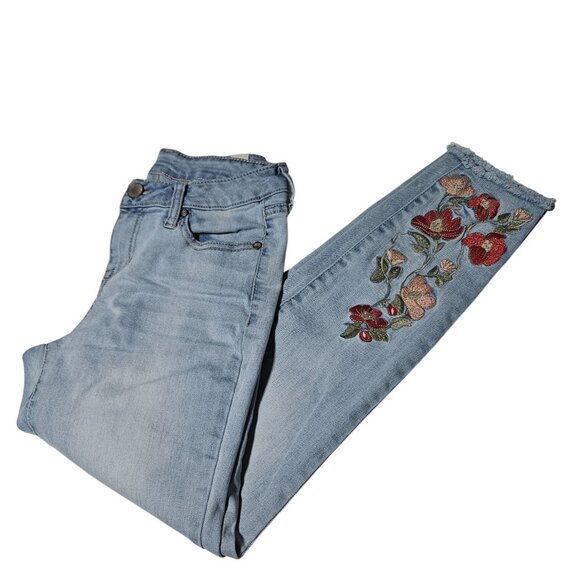 CP Jeans Womens Size 5 Straight Leg Low Rise Light Wash Denim Embroidered Floral - Picture 1 of 9